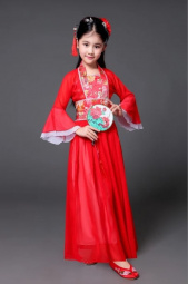 Китайская девочка в платье
